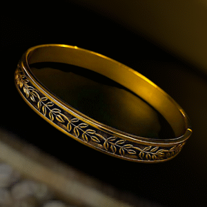 Antique-Style Gold Bangle with Leaf Motif