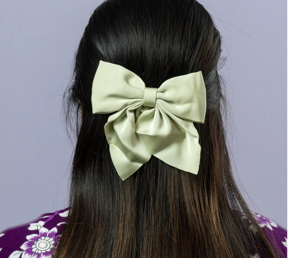 BOW CLIP